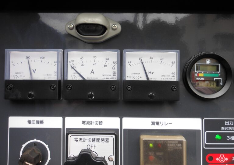 SDG45S-3B1　45KVA　200⇔400V切替仕様　使用時間が少ない中古発電機　北越工業