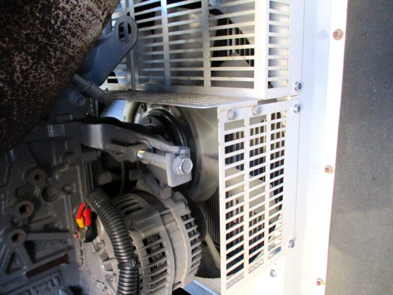 DCA-100LSIE　100KVA　200⇔400V切替仕様　デンヨー　エコベース　中古発電機