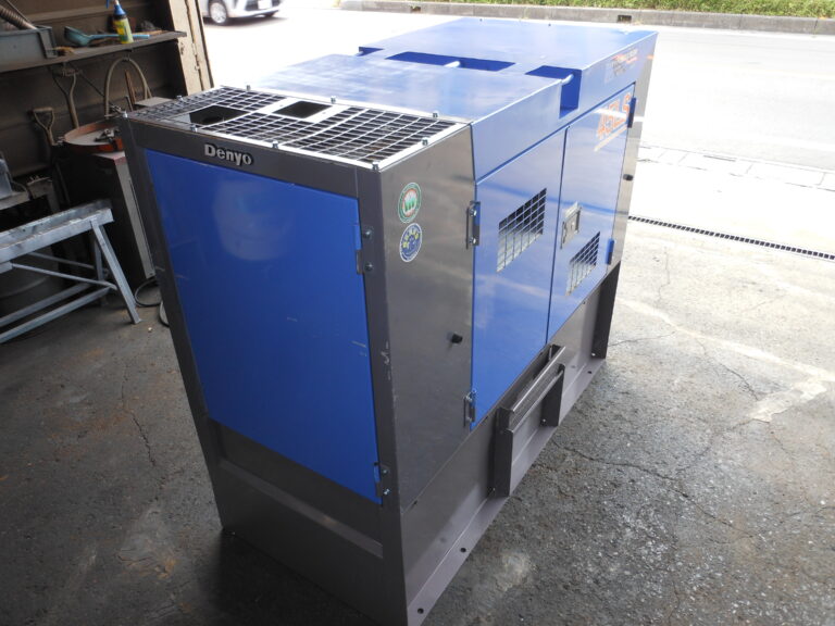 DCA-45LSKB2　45KVA　中古発電機　ﾃﾞﾝﾖｰ　ﾋﾞｯｸﾀﾝｸｵｲﾙｶﾞｰﾄﾞ付　ﾜﾝﾀｯﾁ切替方式3電源機