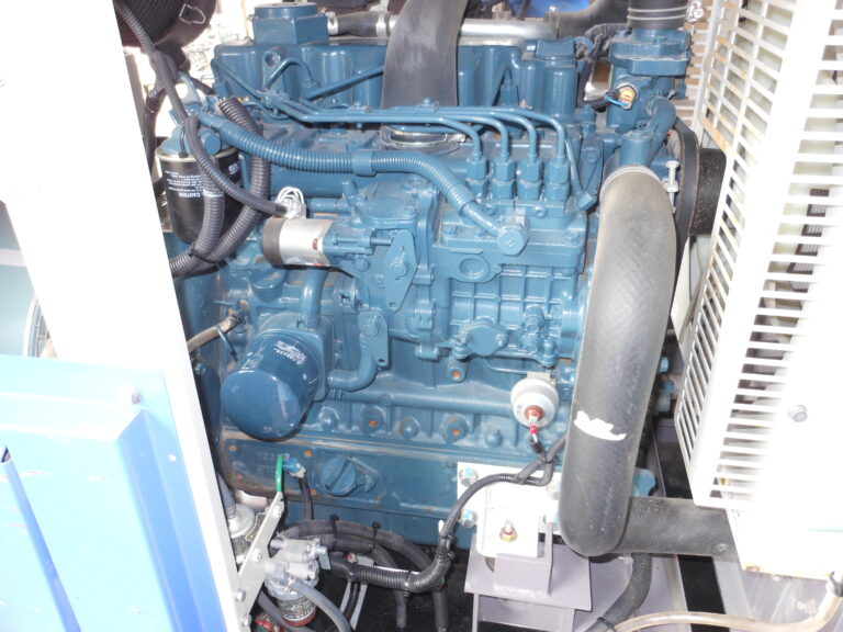 DCA-45LSKB2　45KVA　中古発電機　ﾃﾞﾝﾖｰ　ﾋﾞｯｸﾀﾝｸｵｲﾙｶﾞｰﾄﾞ付　ﾜﾝﾀｯﾁ切替方式3電源機