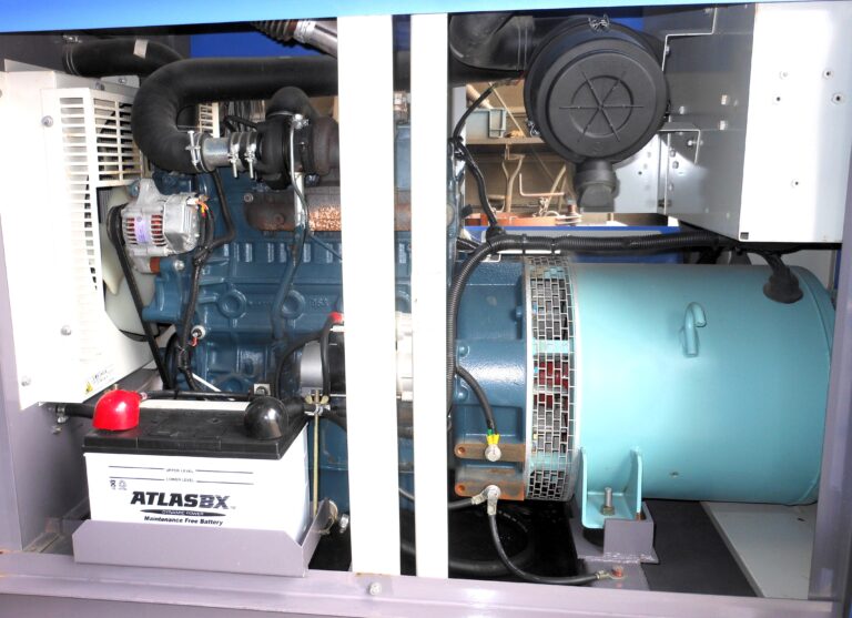 DCA-45LSKB2　45KVA　中古発電機　ﾃﾞﾝﾖｰ　ﾋﾞｯｸﾀﾝｸｵｲﾙｶﾞｰﾄﾞ付　ﾜﾝﾀｯﾁ切替方式3電源機