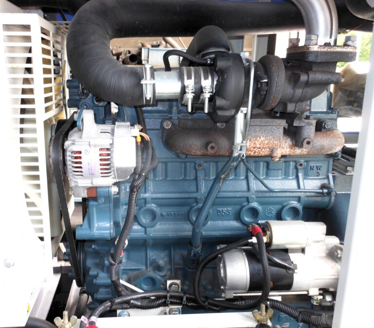 DCA-45LSKB2　45KVA　中古発電機　ﾃﾞﾝﾖｰ　ﾋﾞｯｸﾀﾝｸｵｲﾙｶﾞｰﾄﾞ付　ﾜﾝﾀｯﾁ切替方式3電源機