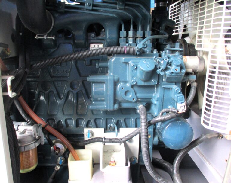 DCA-25LSKE　25KVA　中古発電機　デンヨー　エコベース　切替方式3電源機