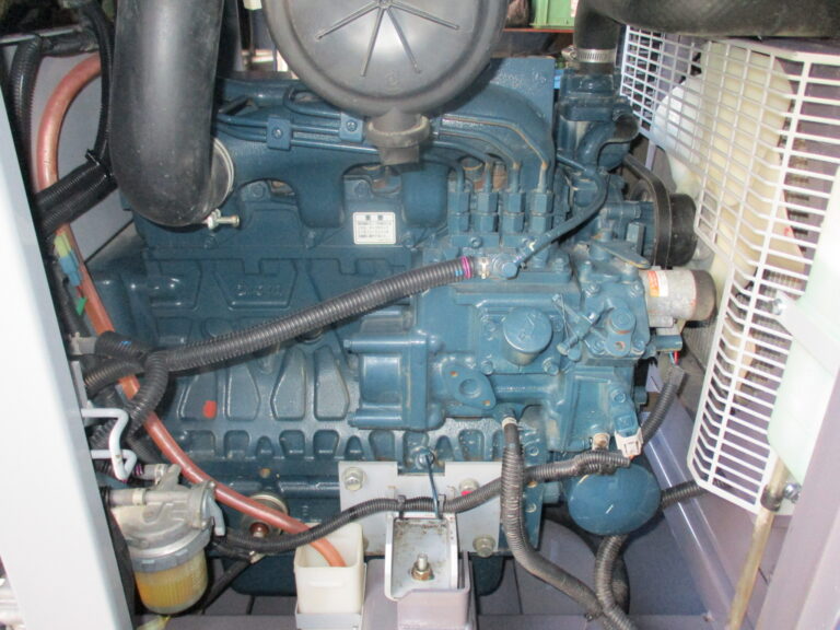 DCA-25LSKE 25KVA 中古発電機 デンヨー エコベース 切替方式3電源機