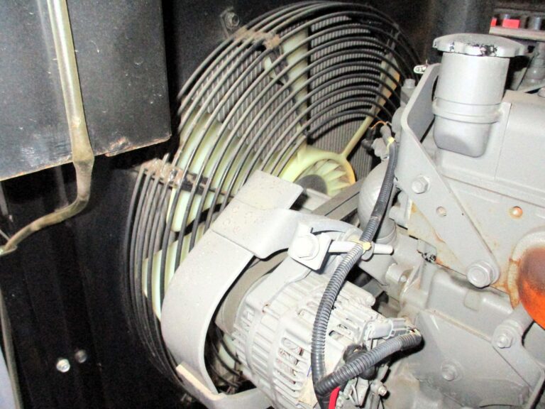 DG1000MI 100KVA 新ダイワ 稼働時間が少ない