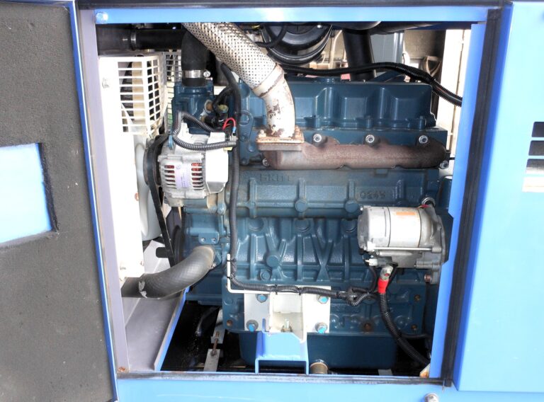 DCA-25LSKB　25KVA　中古発電機　デンヨー　ワンタッチ切替方式3電源機　ビックタンク
