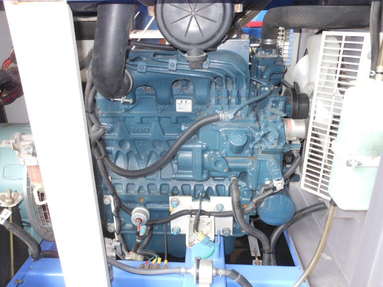DCA-25LSKB　25KVA　中古発電機　デンヨー　ワンタッチ切替方式3電源機　ビックタンク