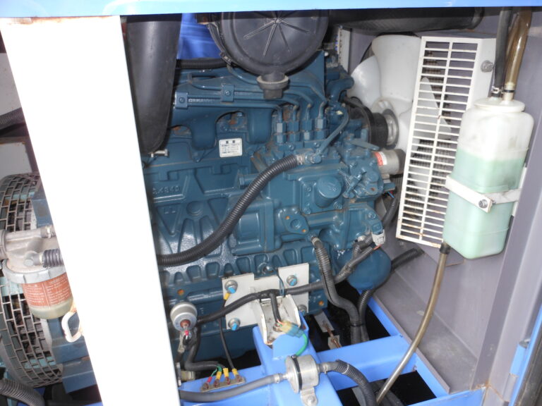 DCA-25LSKB　25KVA　中古発電機　デンヨー　ワンタッチ切替方式3電源機　ビックタンク