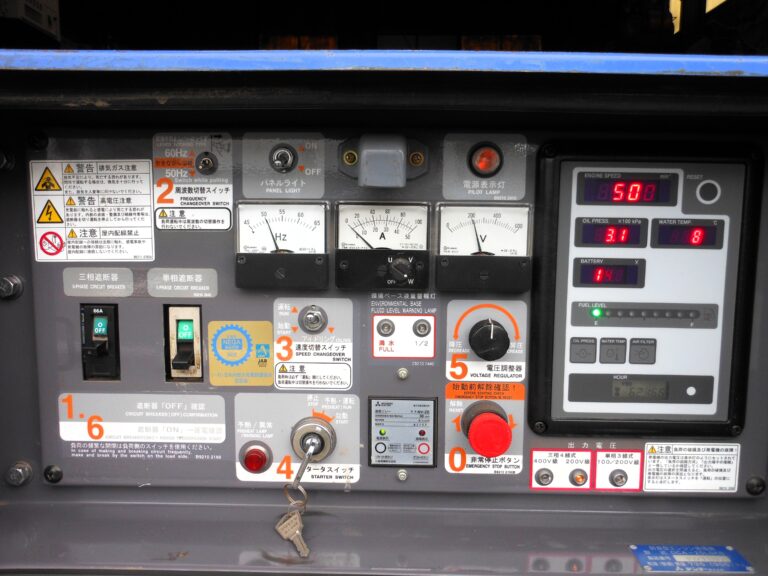 DCA-25LSKB　25KVA　中古発電機　デンヨー　ワンタッチ切替方式3電源機　ビックタンク