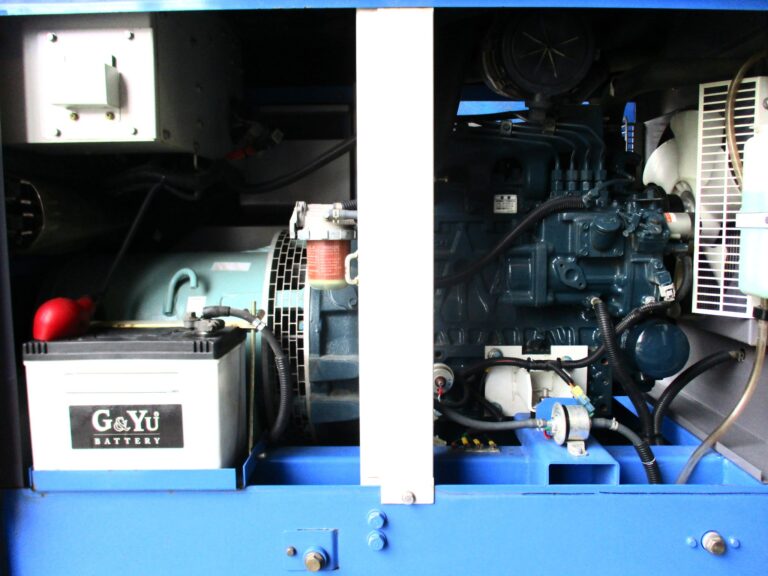 DCA-25LSKB　25KVA　中古発電機　ﾃﾞﾝﾖｰ　ﾜﾝﾀｯﾁ切替方式3電源機　ﾋﾞｯｸﾀﾝｸ