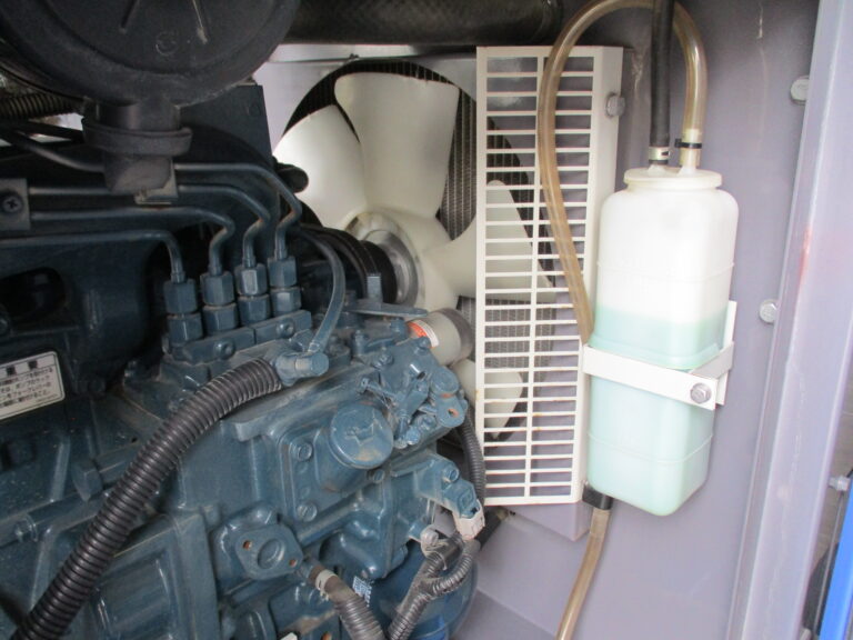 DCA-25LSKB　25KVA　中古発電機　ﾃﾞﾝﾖｰ　ﾜﾝﾀｯﾁ切替方式3電源機　ﾋﾞｯｸﾀﾝｸ
