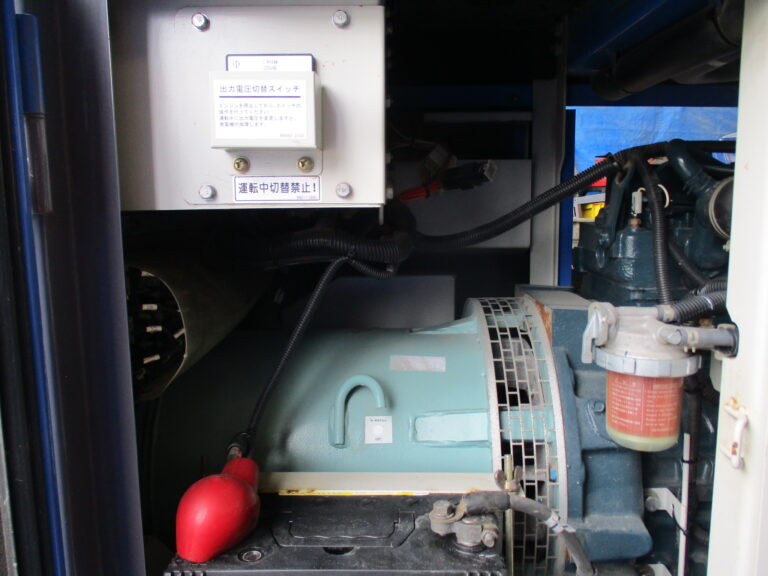 DCA-25LSKB　25KVA　中古発電機　ﾃﾞﾝﾖｰ　ﾜﾝﾀｯﾁ切替方式3電源機　ﾋﾞｯｸﾀﾝｸ