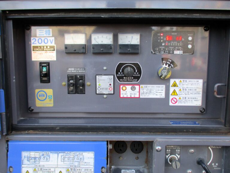 DCA-13LSYB 13KVA 中古発電機 デンヨー リークガード・ビックタンク 三相⇔単相切替仕様