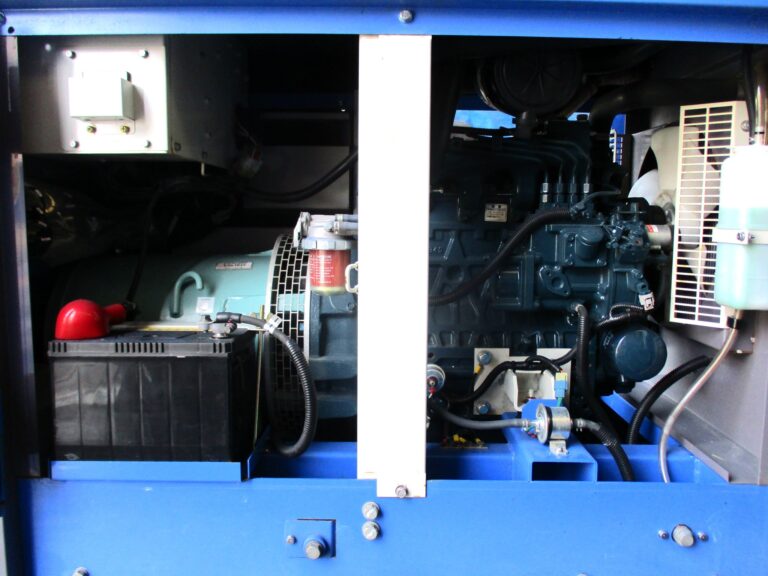 DCA-25LSKB　25KVA　中古発電機　デンヨー　ワンタッチ切替方式３電源機　ビックタンク
