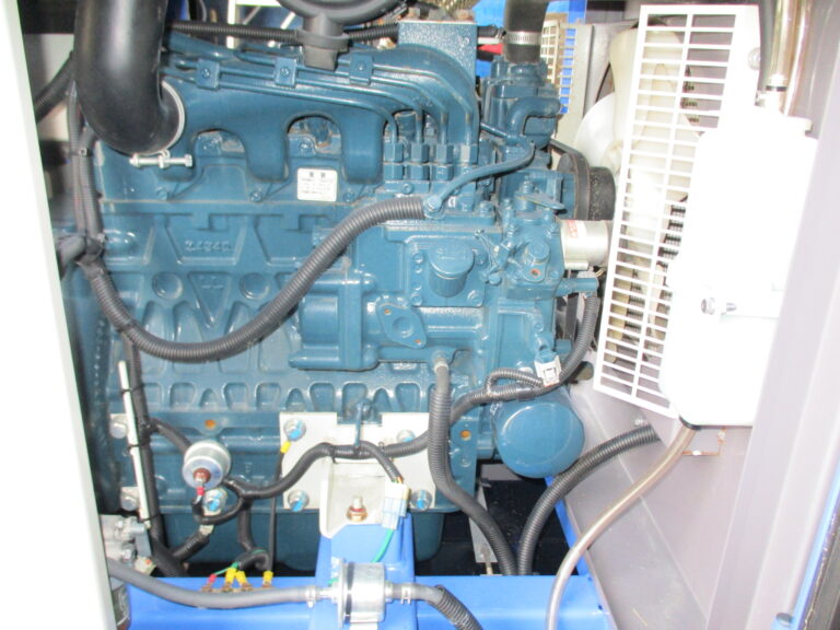 DCA-25LSKB　25KVA　中古発電機　デンヨー　ワンタッチ切替方式３電源機　ビックタンク