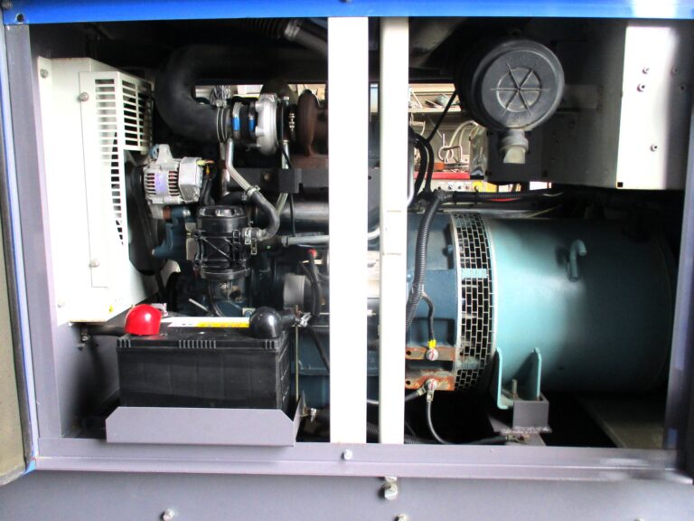 DCA-45LSKE 45KVA 中古発電機 デンヨー ワンタッチ切替方式3電源機 エコベース
