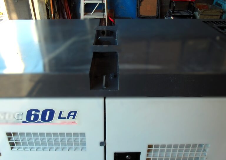 SDG60LA-5B1 60KVA 中古発電機 AIRMAN 三相⇔単相3線同時使用 オイルガード